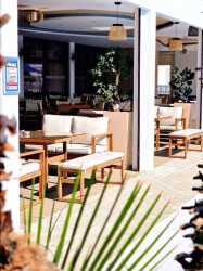 Sveltos *** hotel w Larnaka z samochodem